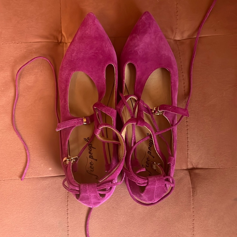 Free People | Suede Pointy Flat | 38
